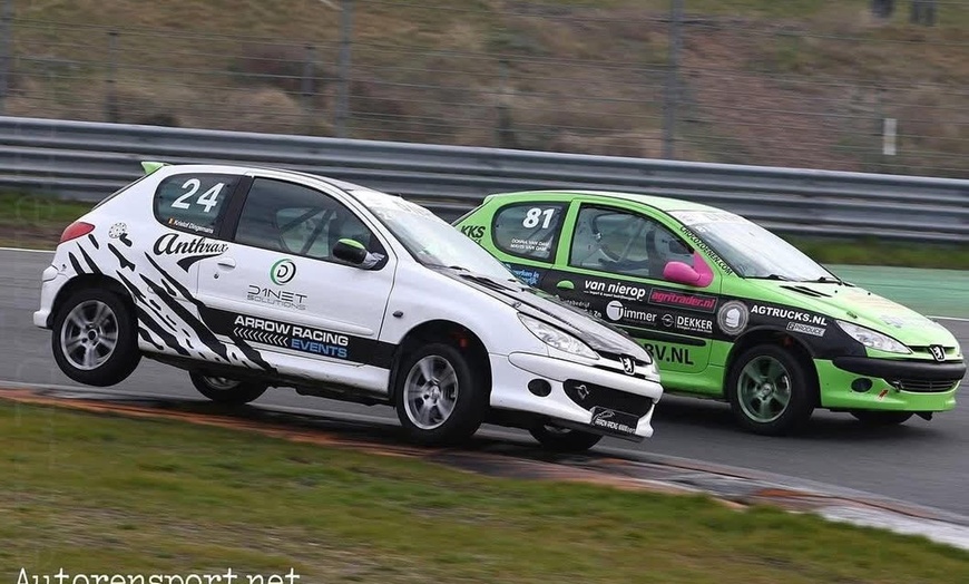 Image 3: Meerijden of racen op het circuit