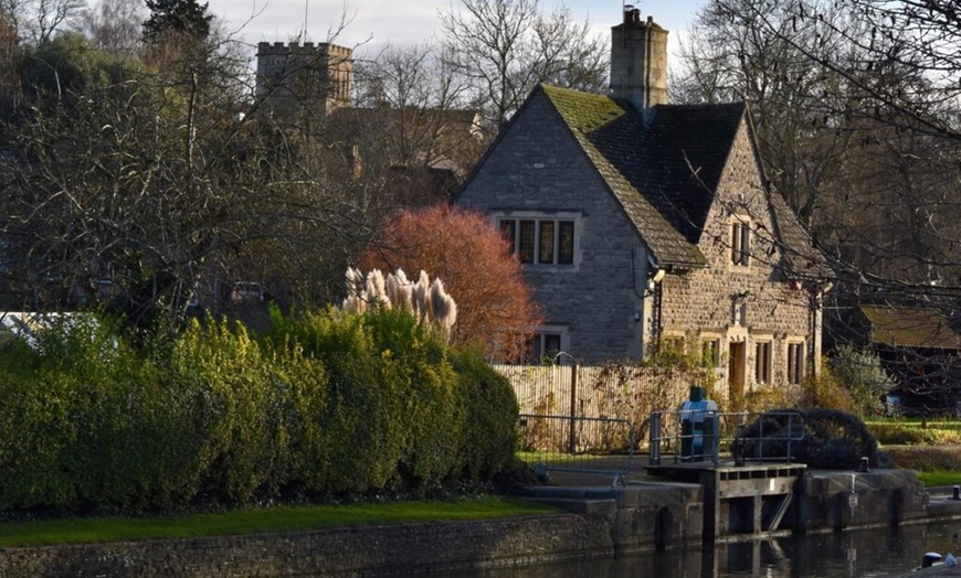 Image 5: Oxford Experience Cruise Through Oxford For Couples or Family