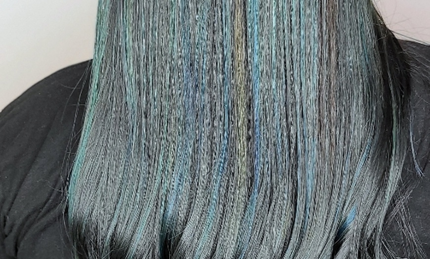 Image 3: Expert Stylists and Personalized Consultations for Perfect Hair