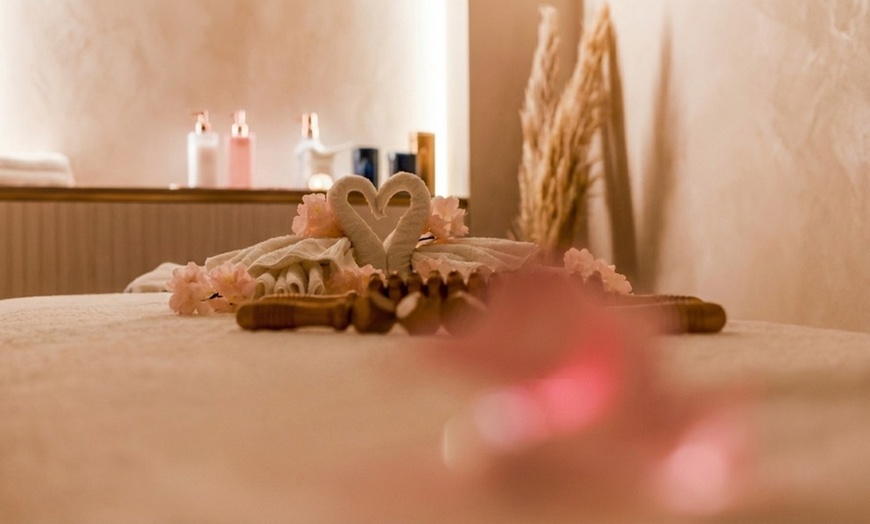 Image 4: Relaxing Full Body, Deep Tissue, Slimming, or Hot Stone Spa Treatment