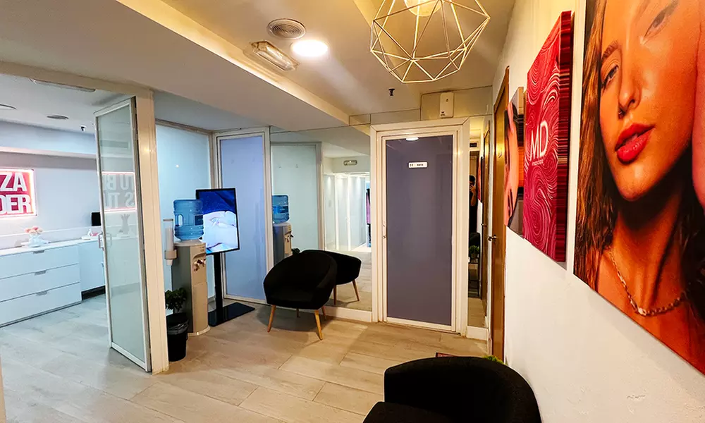 Limpieza facial con extracción, exfoliación y mascarilla hidratante