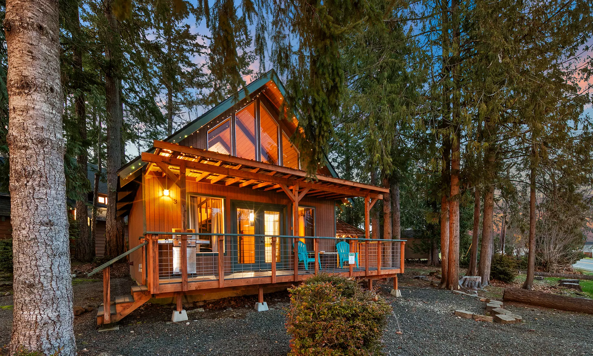 Cozy Waterfront Cottages with Private Hot Tubs on Hood Canal