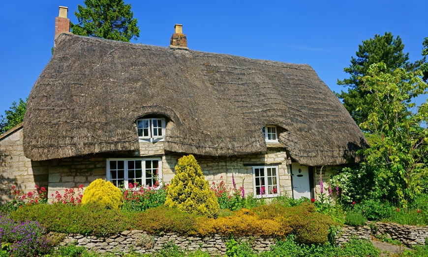 Image 4: Explore Cotswolds: All Entries, Lunch & Premium Seating Tour for All