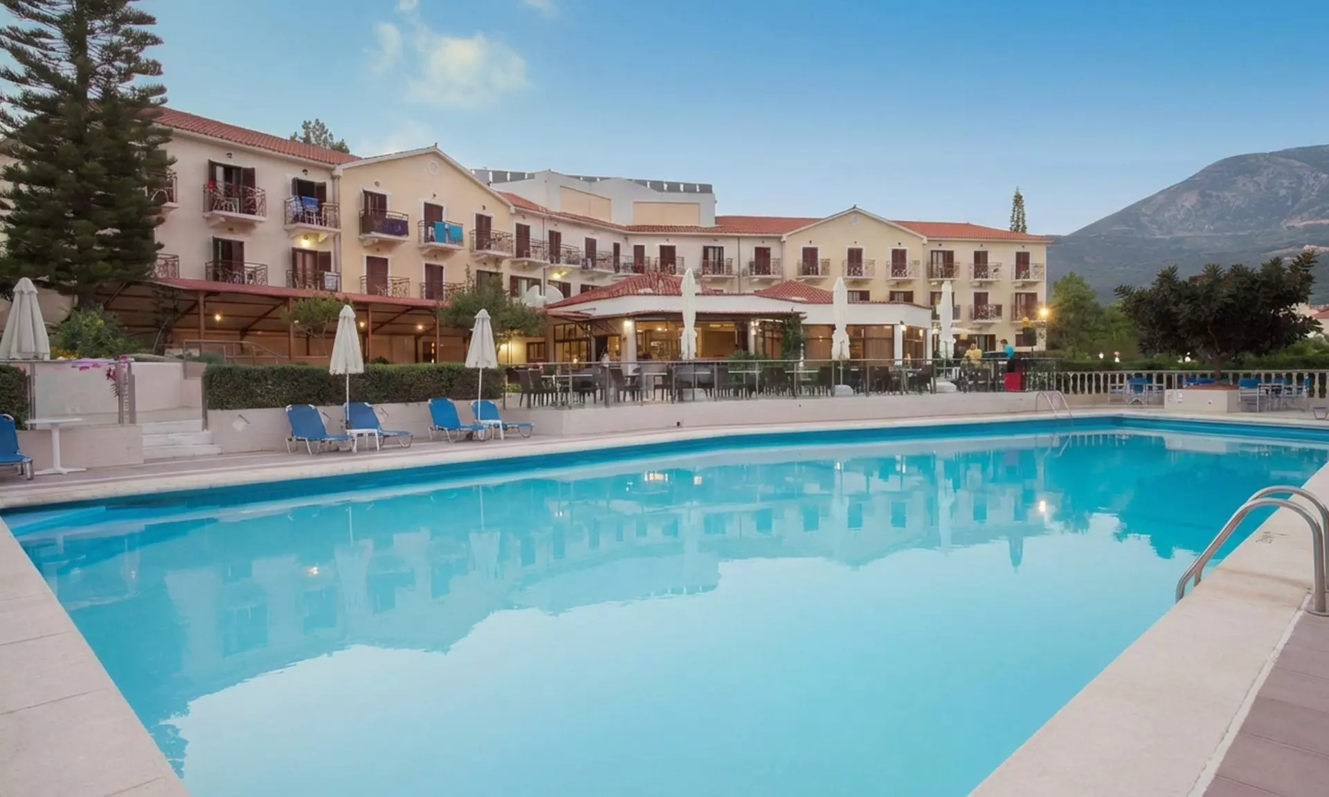 ✈ Cefalonia, Estate 2026: Volo diretto più 7 notti in hotel a rate