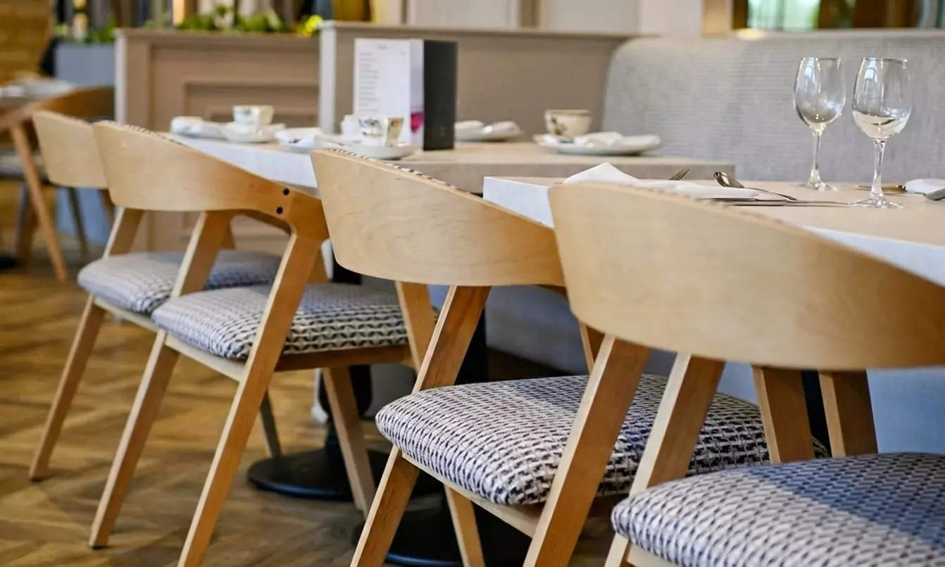 Greater Manchester: 2 Nights with Breakfast, Dinner and Bottle of Wine