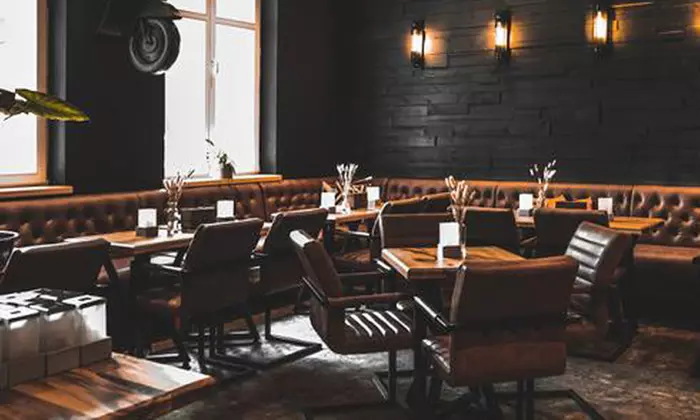 Cocktail nach Wahl inkl. Knabberzeug für bis zu 4 Personen