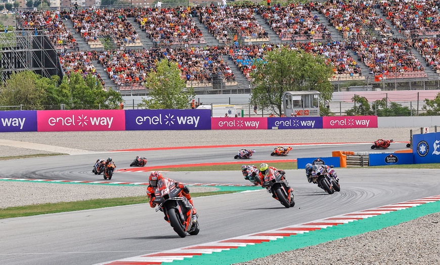 Image 4: Grand Prix of Catalonia: 1-3 day ticket and accommodation option