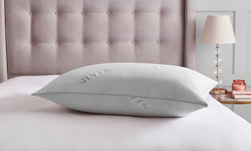 Image 2: Silentnight Silver-Infused Anti Allergy Pillow