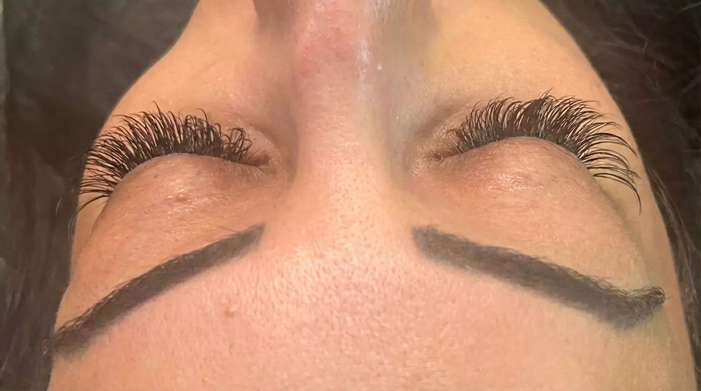 Effortless Beauty: Transform Your Look With Full Set & Fill-In Lashes