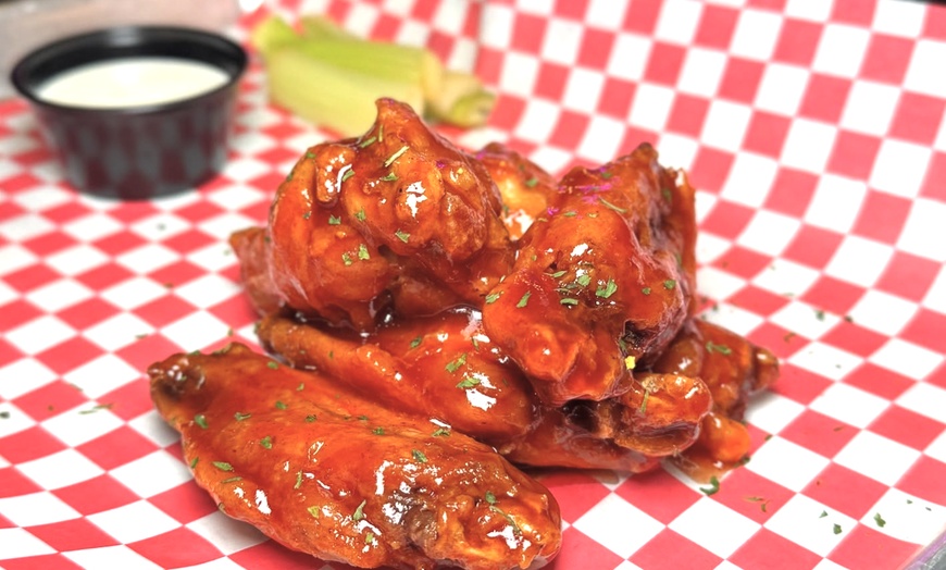 Image 11: Savor 10 or 20 Wings, 1 or 2 Entree, and Drinks!