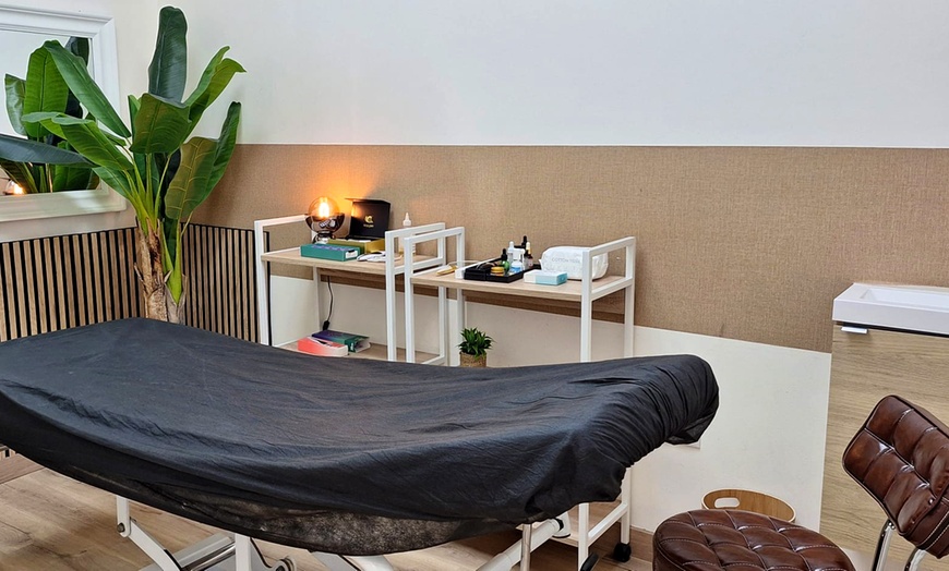 Image 3: Renueva tu piel de forma integral con un tratamiento a elegir para 1 