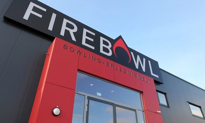 Image 2: Bowling & Spaß für Gruppen: bis zu 2 Std. VIP- oder Standard-Bahn