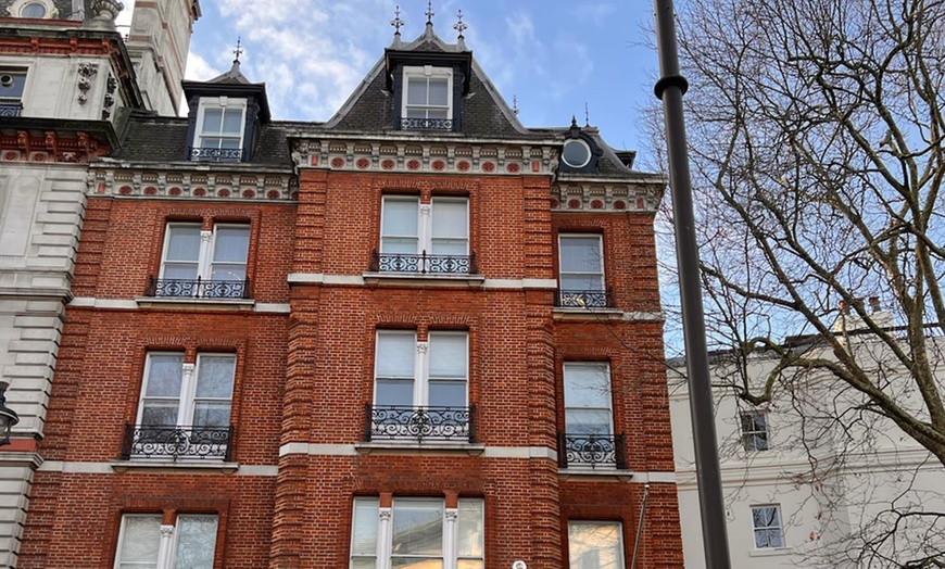 Image 6: 1 or 2 Sessions of Polynucleotide - Croma Phill Art or Face For 1 or 2