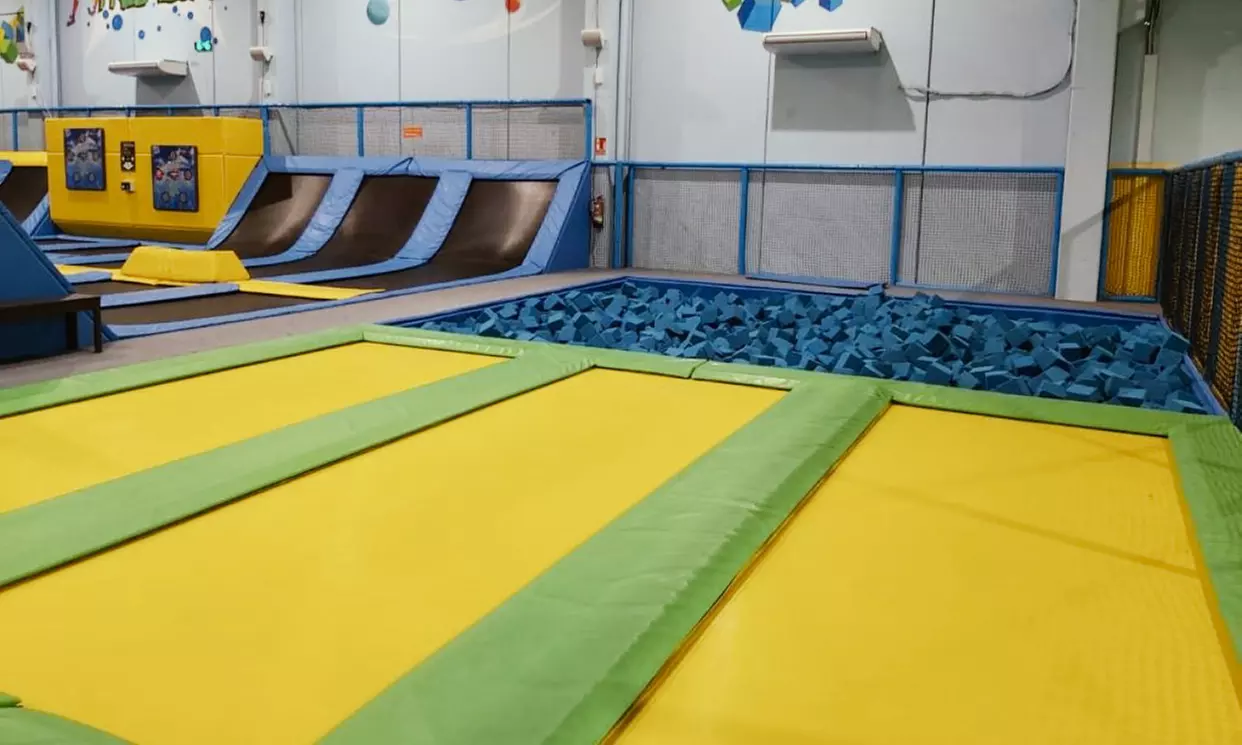 ¡Diversión y saltos! Entrada a CostaJump Barcelona durante 1 hora