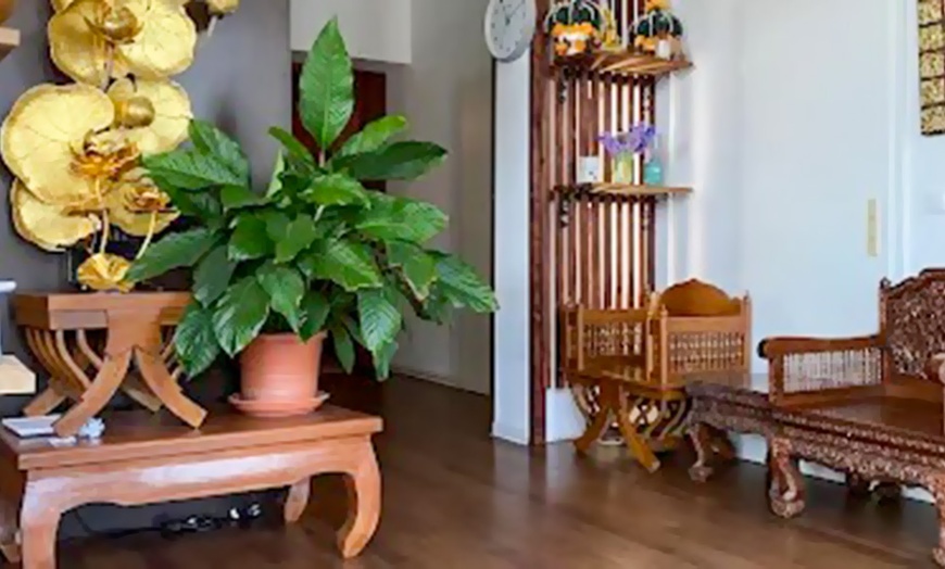 Image 3: 60 Min. Fußreflexzonen-Massage oder Aromaöl-Ganzkörpermassage