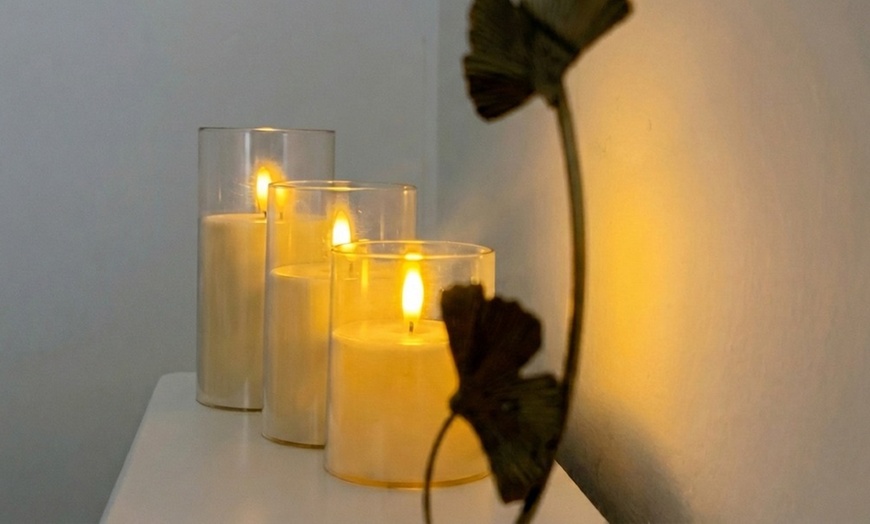 Image 3: Smooth Skin with Hollywood or Brazilian, Bikini & Half or Full Leg Wax