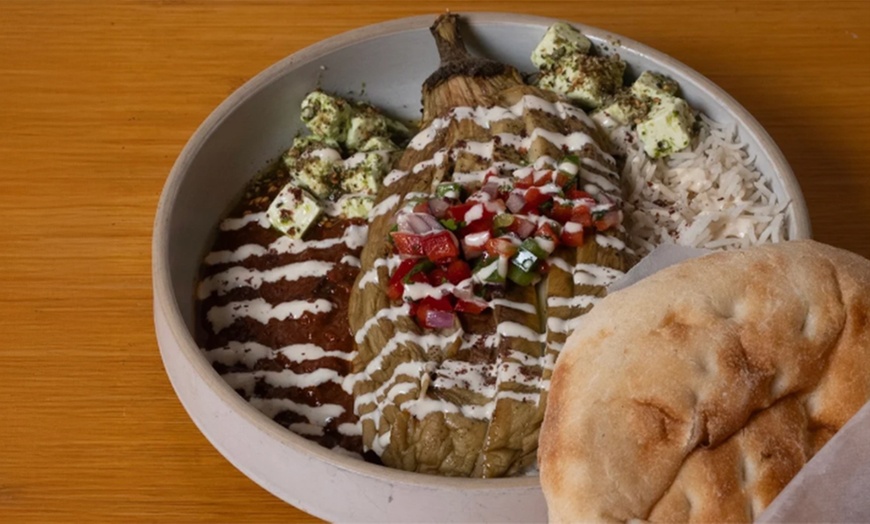 Image 5: Modern & voller Geschmack: 2-Gänge-Menü für 1, 2 oder 4 Personen