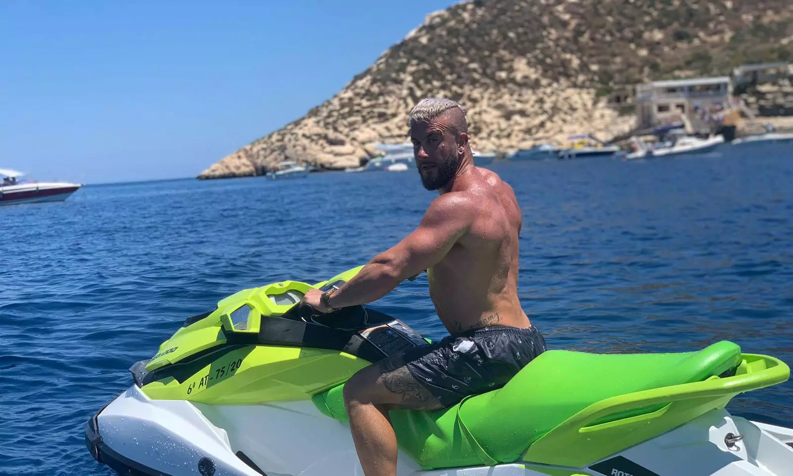 30 o 60 minutos de alquiler de moto de agua para 1 o 2 personas