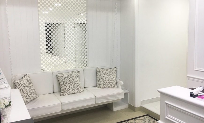 Image 5: One Conditioning or Keratin Hair Treatment w/ or w/o Haircut