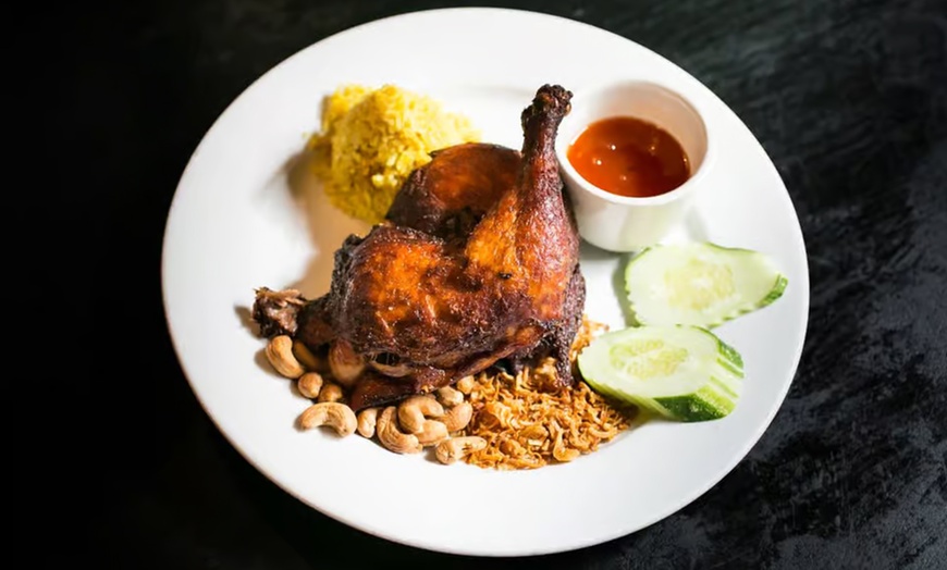 Image 19: Thai Dining with Cocktails at Sea Thai Restaurant & Bistro