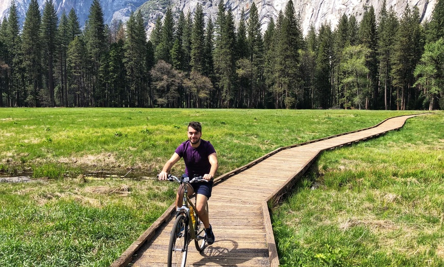 Image 3: ✈ Yosemite: 4-Day Adventure with Air & Hotel from Worldee