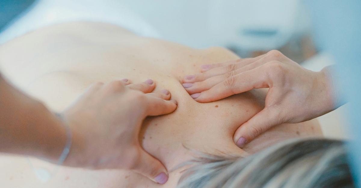 Sesión de fisioterapia, osteopatía y masaje Shiatsu en Madrid