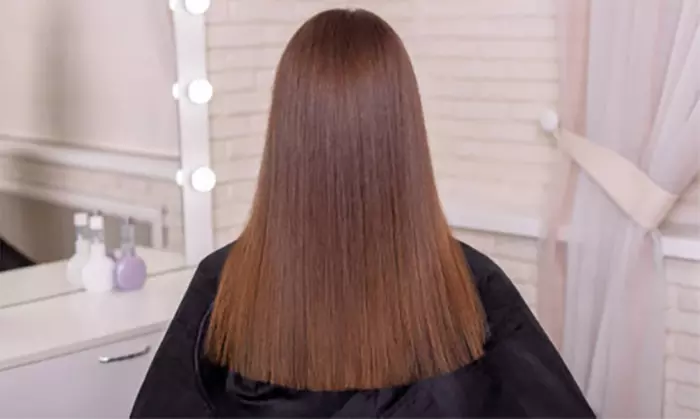 Alisado con queratina o tratamiento reafirmante capilar