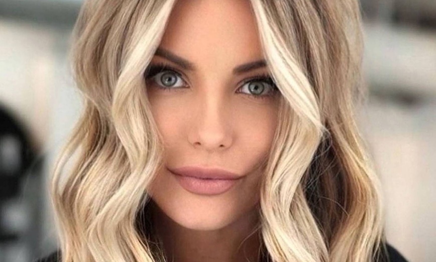 Image 2: Sesión de peluquería con opción a mechas, tinte y más para 1 persona