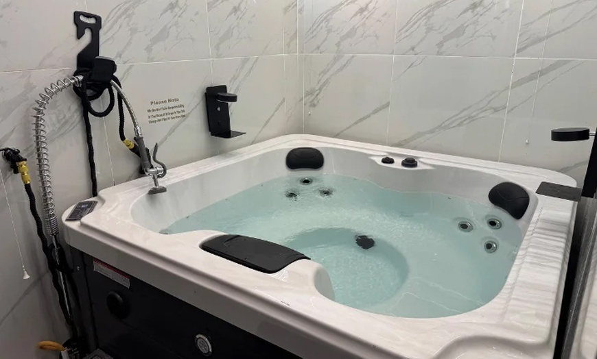 Image 4: 3-Hour Hot Tub, Head Spa or Massage & Sauna for One or Two