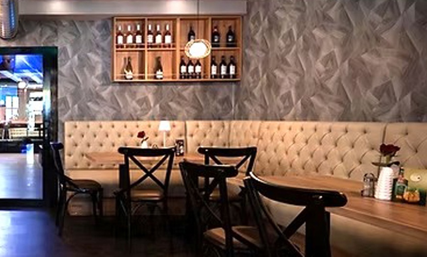 Image 10: 2-Gänge-Menü mit Hauptspeise & Dessert für 1 - 4 Personen