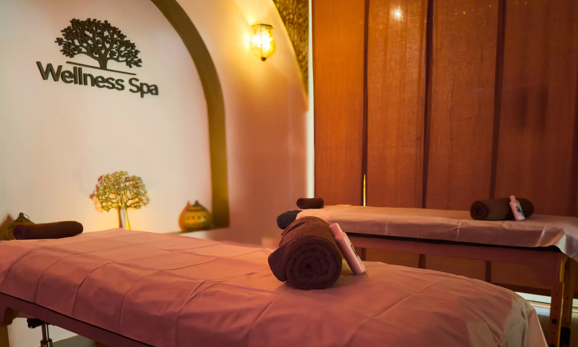 Circuito de spa en pareja, masaje, tratamiento corporal y cava