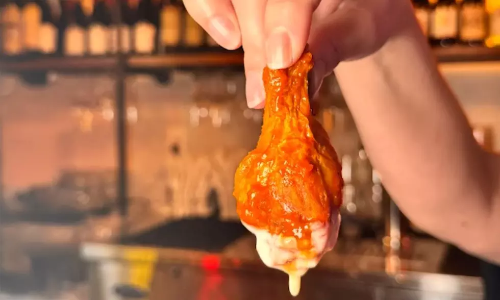 Savor 10 or 20 Wings, 1 or 2 Entree, and Drinks!