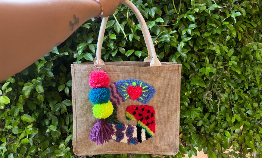 Image 5: Taller para crear tu bolso personalizado con barra libre de vino