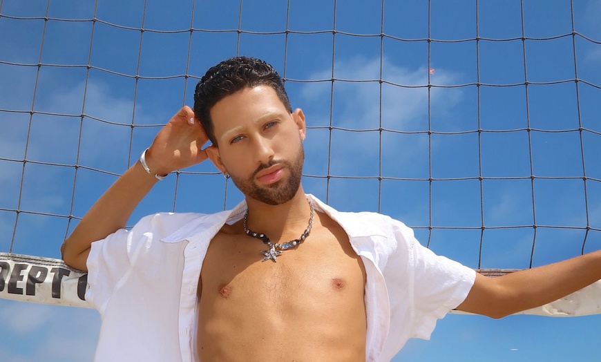 Image 10: Achieve a Stunning Glow with Express or Regular Solution Spray Tan