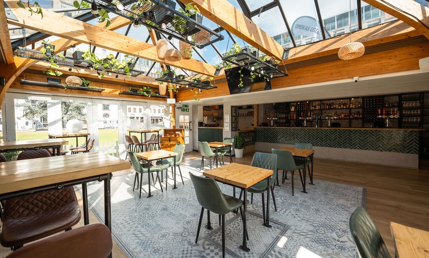 Image 2: Up to 25% Off on Restaurant speciality - Burgers at Finsbury Square Garden