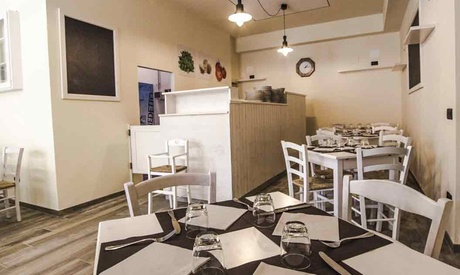 Menu con pizza a scelta, dolce e birra per 2 persone all'Anita Ristorante (sconto fino a 70%)