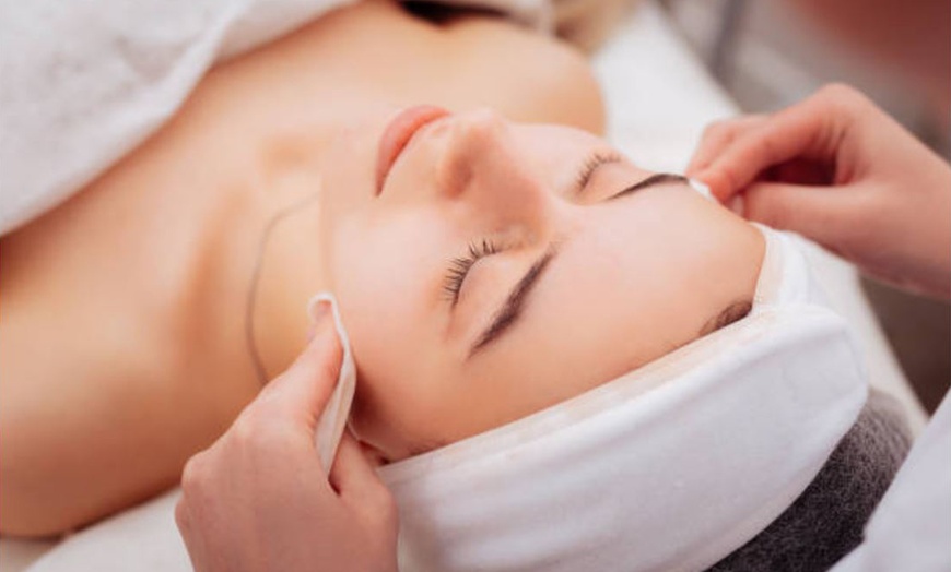 Image 13: Limpieza facial, Hydrafacial o Premium con kobido y máscara led/oro 