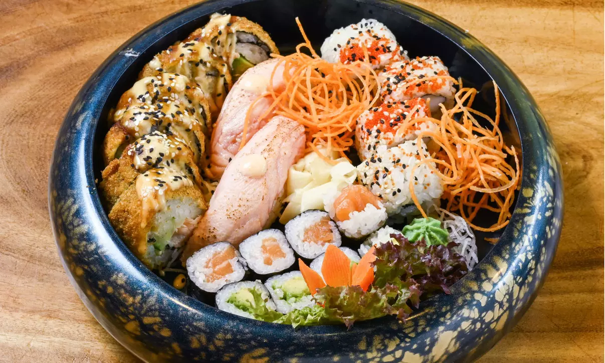 Sushi-Genuss im Großformat: XXL Sushi Platte für 2 oder 4 Personen