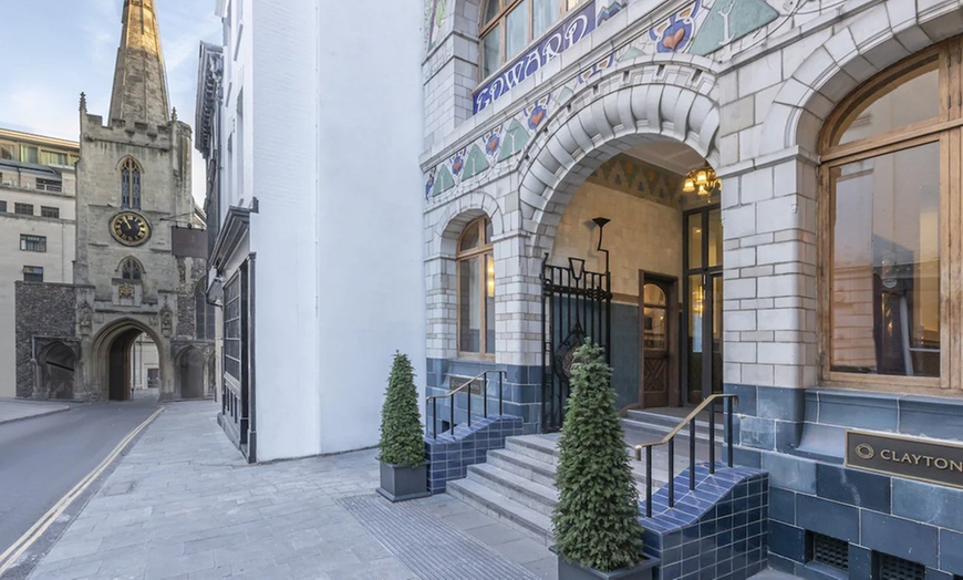 Image 2: 4* City Center Bliss in Bristol: Deluxe or Executive Room for 2