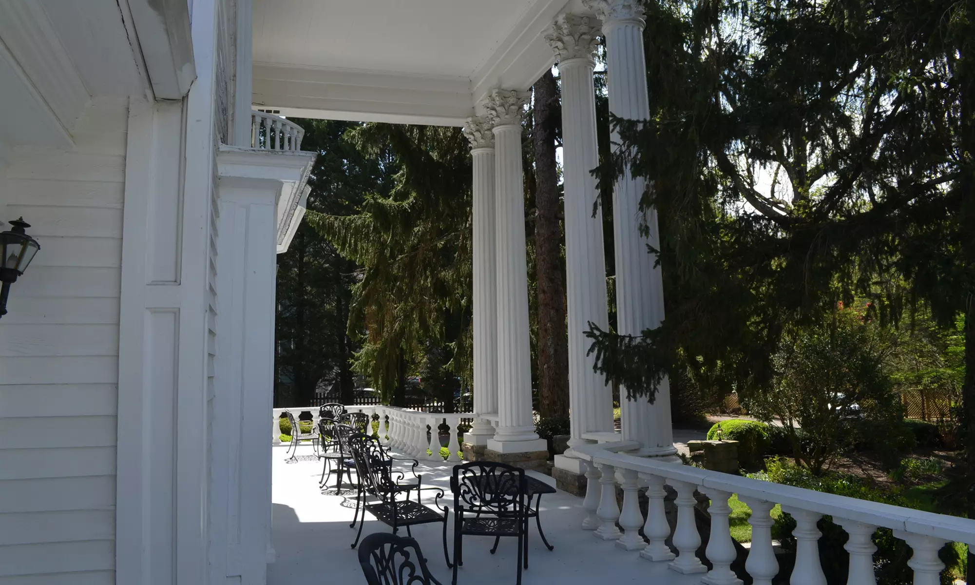 Member Pricing: Charming B&B Near Grove Park With Veranda Views