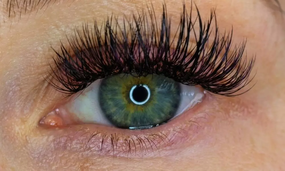 Full Set of Classic, Hybrid/Volume Lash Extensions+ Optional Touchup