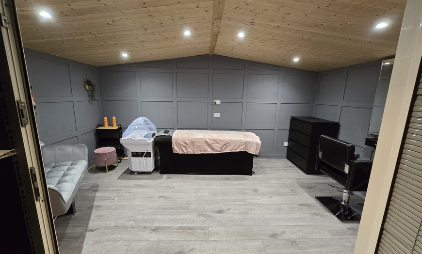 Image 5: Wash, Cut and Blow Dry Half Head Highlights or Full Head Colour