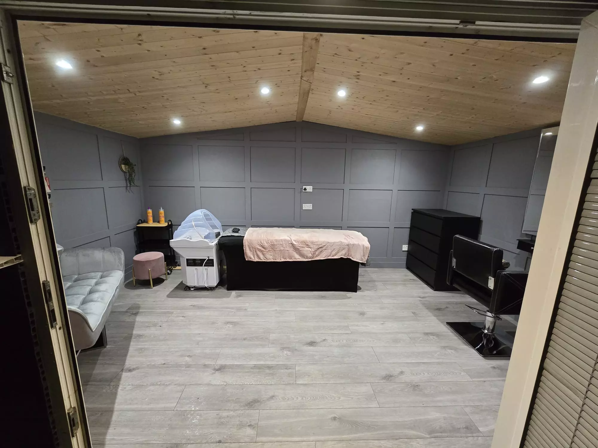 Wash, Cut and Blow Dry Half Head Highlights or Full Head Colour