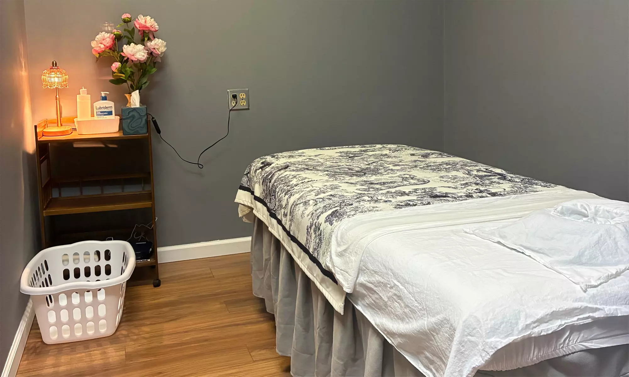 60 or 90-Minute Massage with Hot Stone, Hot Pillow, Deep Tissue & Oil