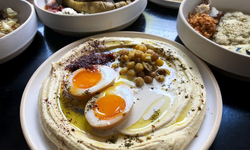 Image 1: Modern & voller Geschmack: 2-Gänge-Menü für 1, 2 oder 4 Personen