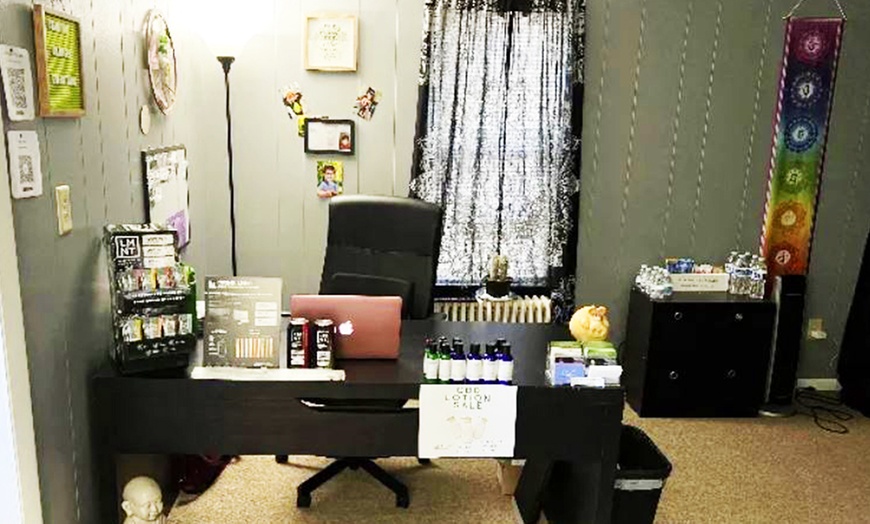 Image 3: Massage with Cinnamon Warming Lotion Hot Stones and Towel Treatment