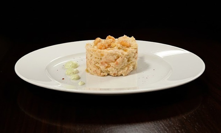 Menú Esencial o Premium con entrante, principal, postre, bebida o vino