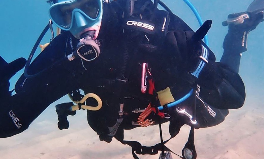 Image 10: Bautizo de buceo para 1 a 4 personas con fotos en Underwater Barcelona