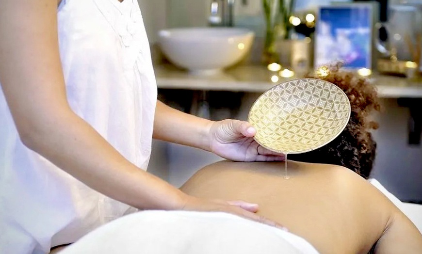 Image 5: Spa nocturno privado para parejas en hotel de 5 * con copa de cava