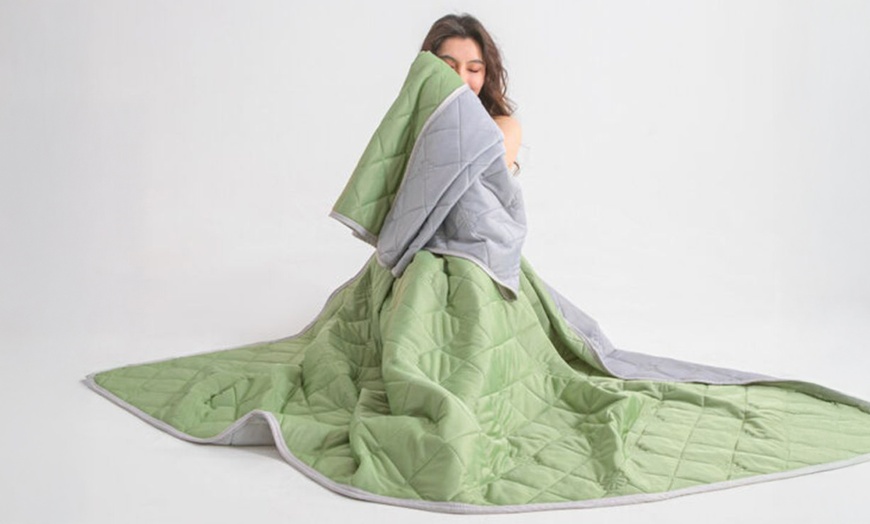 Image 5: Solid Colour-Design Printed Summer Cool Quilt